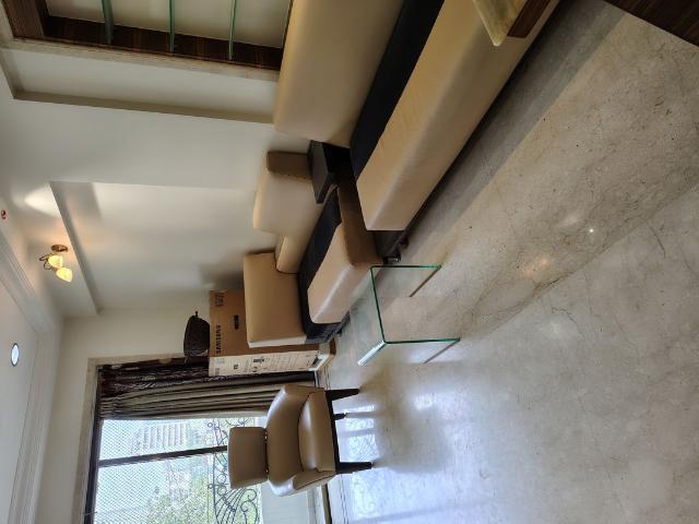 Resale | 3 BHK + Servant Room 1050 Sq.Ft. Apartment in Ekta Heights Khar West