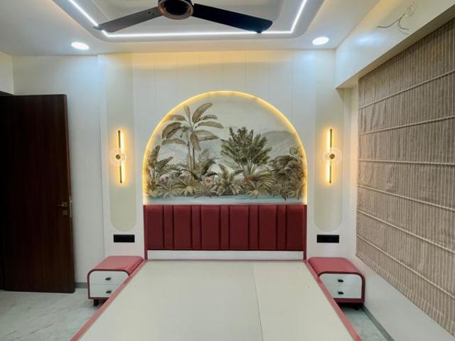 Resale | 3 BHK + Servant Room 1080 Sq.Ft. Apartment in Unique Youtopia