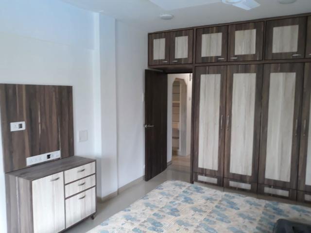 Resale | 3 BHK + Servant Room 1200 Sq.Ft. Apartment in Pali Hill