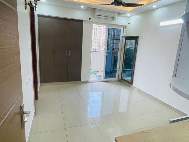 Resale | 3 BHK + Servant Room 1207 Sq.Ft. Apartment in Saya Gold Avenue