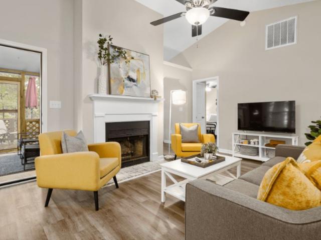 Resale | 3 BHK + Servant Room 1250 Sq.Ft. Apartment in Lodha Giardino
