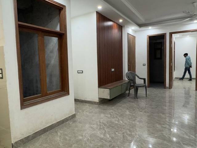 Resale | 3 BHK + Servant Room 1300 Sq.Ft. Apartment in Chattarpur