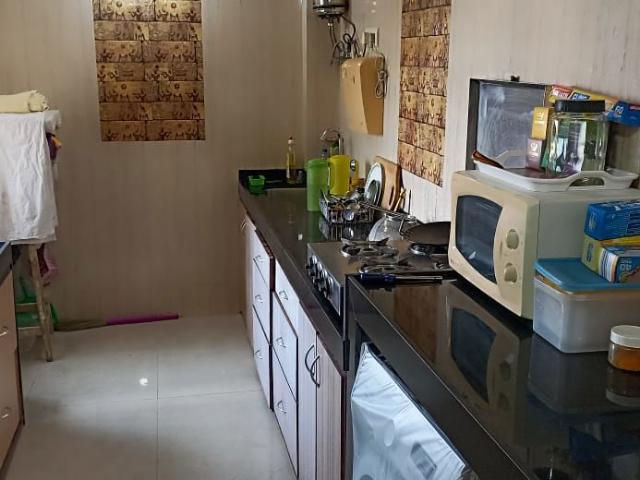 Resale | 3 BHK + Servant Room 1322 Sq.Ft. Apartment in Marine Drive
