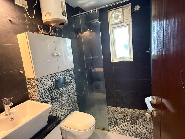 Resale | 3 BHK + Servant Room 1330 Sq.Ft. Apartment in DLF The Wellington Estate