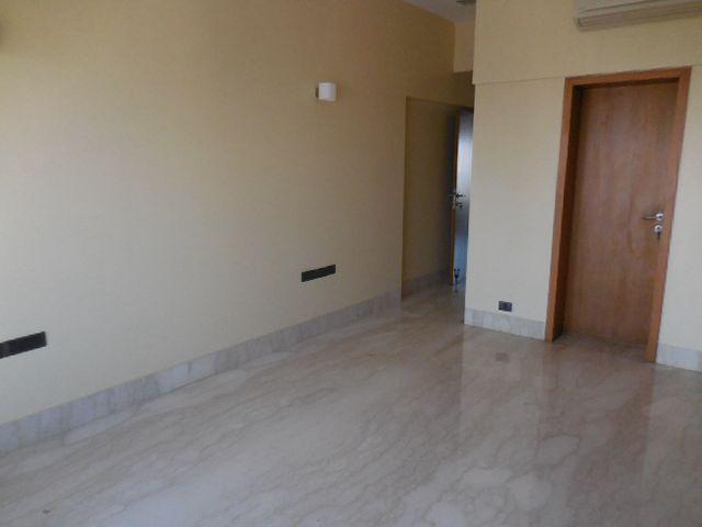 Resale | 3 BHK + Servant Room 1350 Sq.Ft. Apartment in Navrang Apartment Tardeo