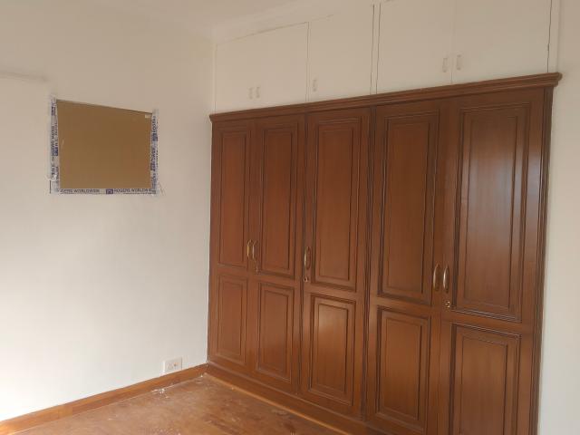 Resale | 3 BHK + Servant Room 2400 Sq.Ft. Apartment in The Castle CHS