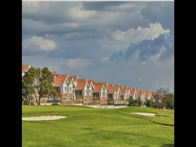 Resale | 3 BHK + Servant Room 2400 Sq.Ft. Villa in Prestige Augusta Golf Village