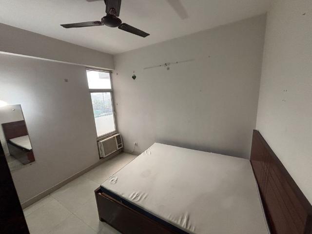 Resale | 3 BHK + Servant Room 2440 Sq.Ft. Apartment in Pioneer Park Presidia