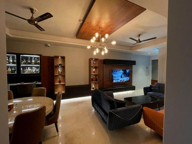 Resale | 3 BHK + Servant Room 2450 Sq.Ft. Apartment in Ireo Victory Valley