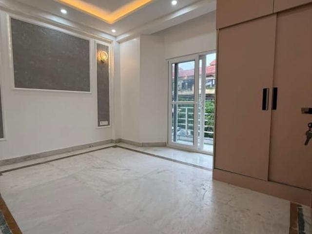 Resale | 3 BHK + Servant Room 2450 Sq.Ft. Apartment in Vipul Belmonte