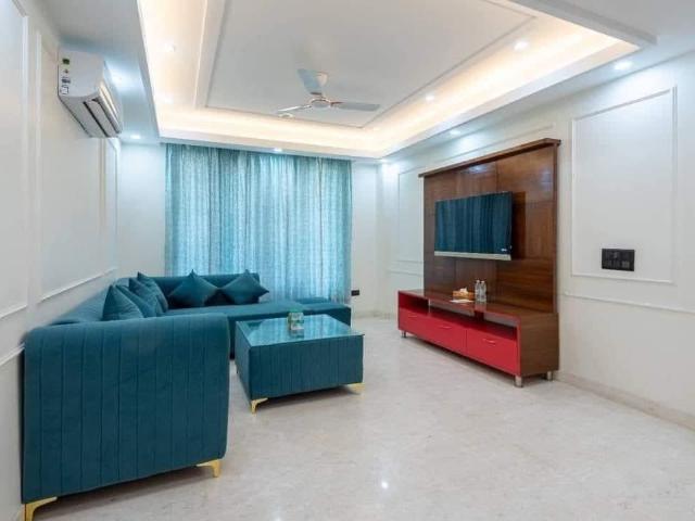 Resale | 3 BHK + Servant Room 2450 Sq.Ft. Apartment in Vipul Belmonte