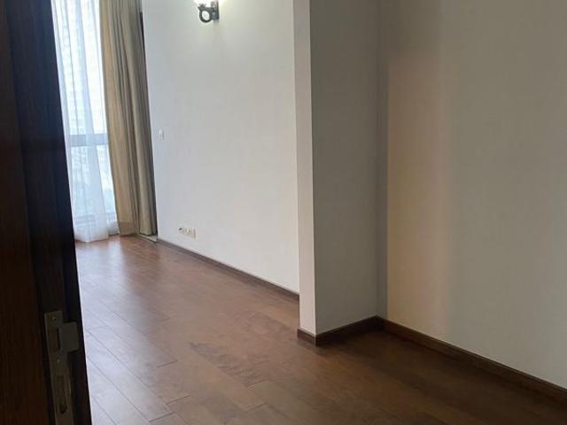 Resale | 3 BHK + Servant Room 2455 Sq.Ft. Apartment in Pioneer Park Presidia
