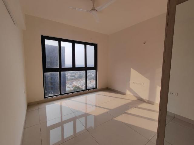 Resale | 3 BHK + Servant Room 2500 Sq.Ft. Apartment in Nandi Durg Road
