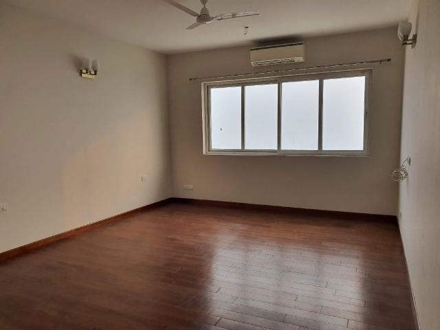 Resale | 3 BHK + Servant Room 2527 Sq.Ft. Apartment in Ireo Victory Valley