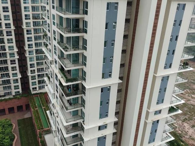 Resale | 3 BHK + Servant Room 2595 Sq.Ft. Apartment in Conscient Hines Elevate