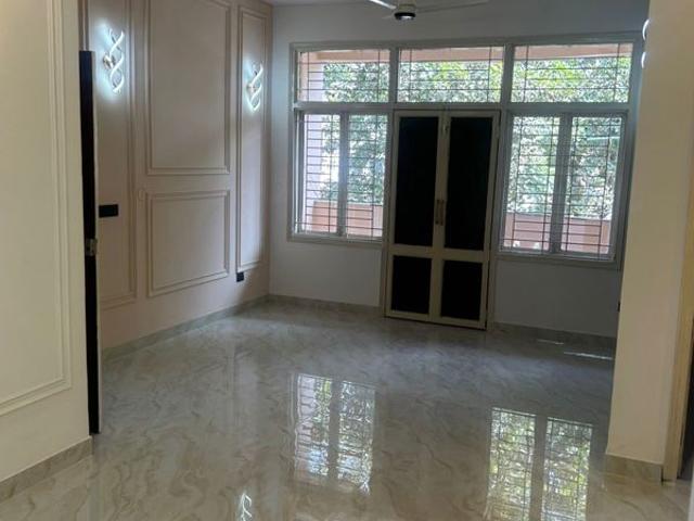 Resale | 3 BHK + Servant Room 2599 Sq.Ft. Apartment in Pioneer Park Presidia