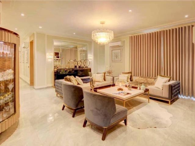 Resale | 3 BHK + Servant Room 2600 Sq.Ft. Apartment in Aerocity