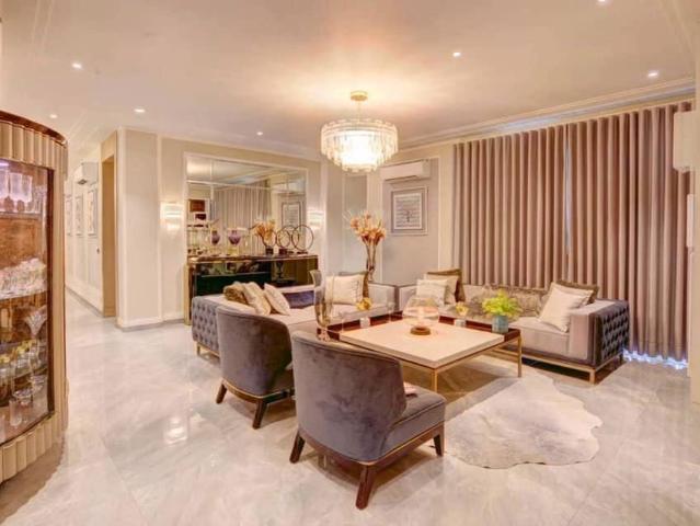 Resale | 3 BHK + Servant Room 2600 Sq.Ft. Apartment in Aerocity