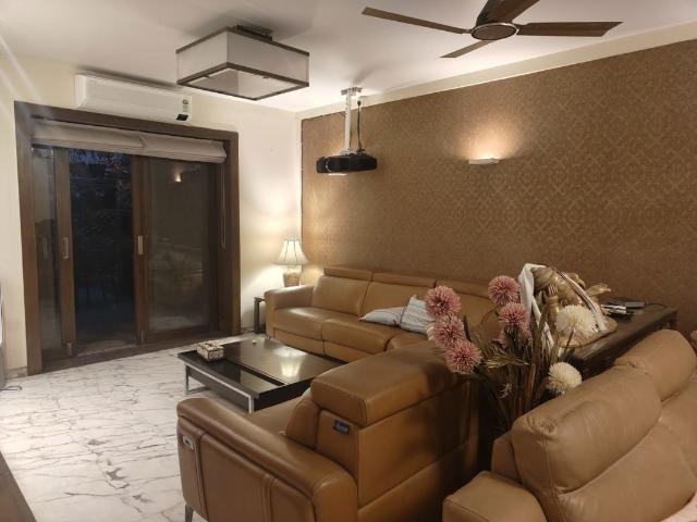 Resale | 3 BHK + Servant Room 2600 Sq.Ft. Villa in Prestige Cedars