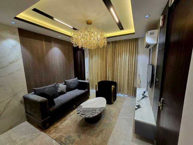 Resale | 3 BHK + Servant Room 2610 Sq.Ft. Apartment in DLF The Icon