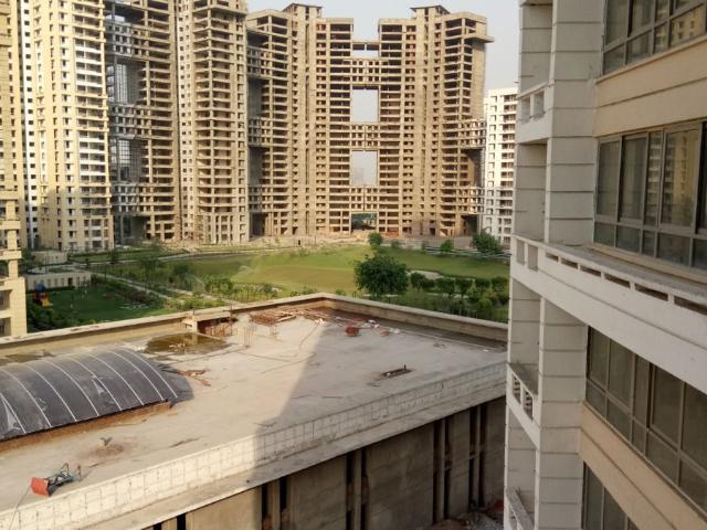Resale | 3 BHK + Servant Room 2625 Sq.Ft. Apartment in Jaypee Imperial Court