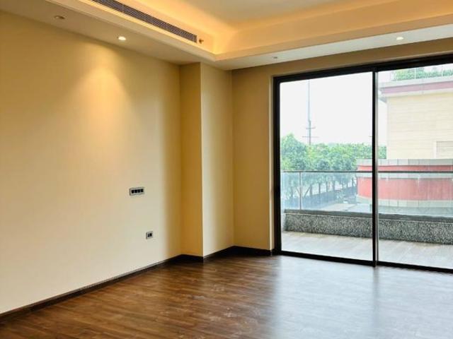 Resale | 3 BHK + Servant Room 2630 Sq.Ft. Apartment in Jaypee Imperial Court