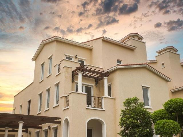 Resale | 3 BHK + Servant Room 267 Sq.Yd. Apartment in Emaar Marbella
