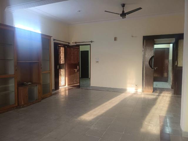 Resale | 3 BHK + Servant Room 2645 Sq.Ft. Apartment in Parsvnath Exotica