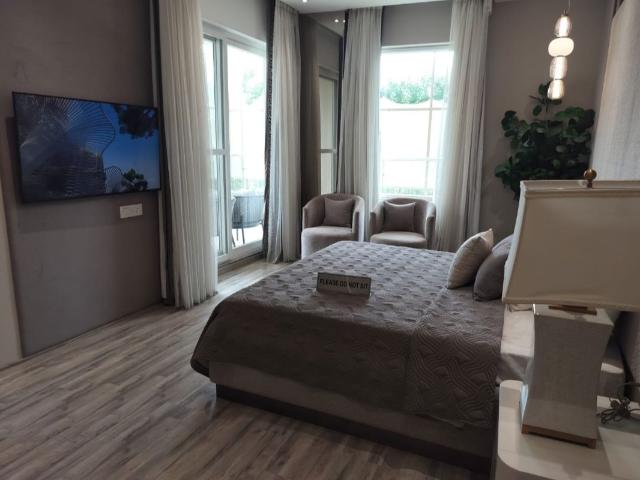 Resale | 3 BHK + Servant Room 2727 Sq.Ft. Apartment in Ivory County