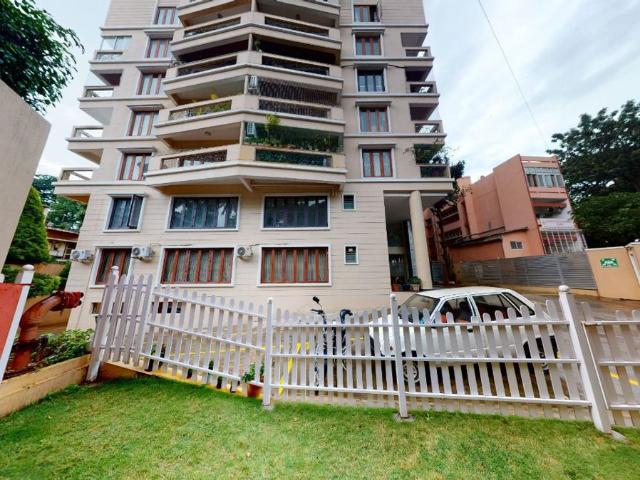 Resale | 3 BHK + Servant Room 2850 Sq.Ft. Apartment in Gold Opus