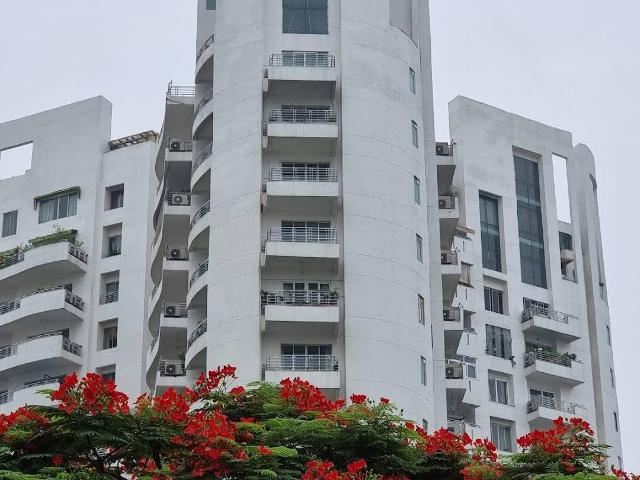 Resale | 3 BHK + Servant Room 2895 Sq.Ft. Apartment in Parsvnath Exotica