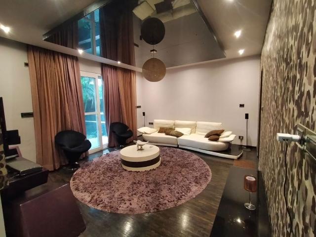 Resale | 3 BHK + Servant Room 2905 Sq.Ft. Apartment in Nitesh Camp David