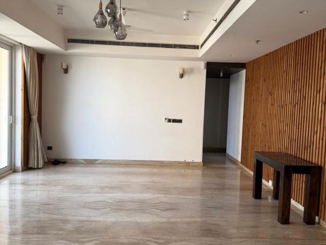 Resale | 3 BHK + Servant Room 2985 Sq.Ft. Apartment in Mahindra Luminare