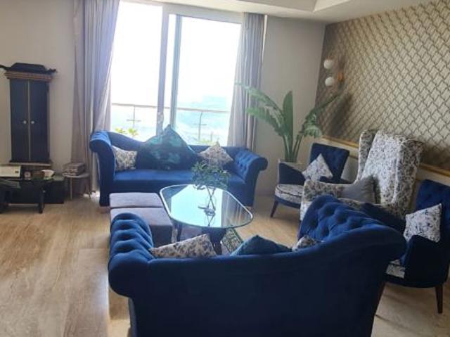 Resale | 3 BHK + Servant Room 2985 Sq.Ft. Apartment in Mahindra Luminare