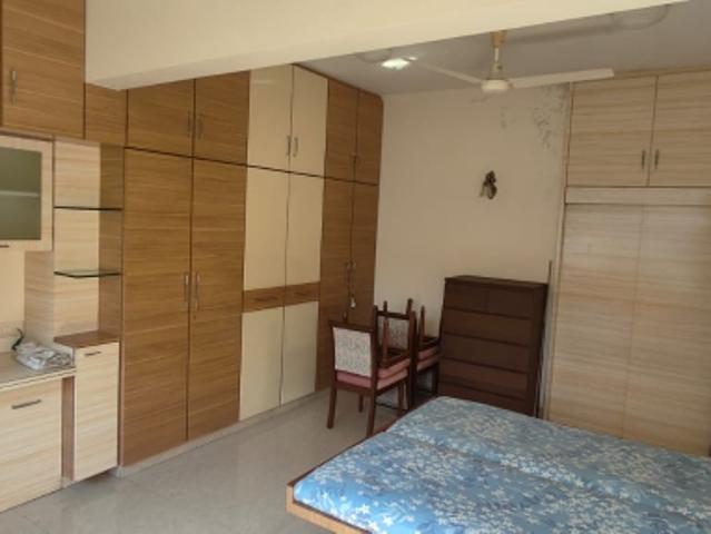 Resale | 3 BHK + Servant Room 2000 Sq.Ft. Apartment in Cambridge Court