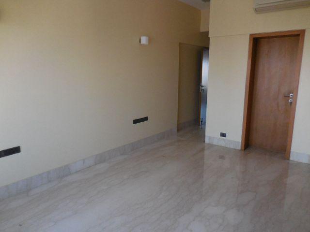 Resale | 3 BHK + Servant Room 2000 Sq.Ft. Apartment in Lodha World One