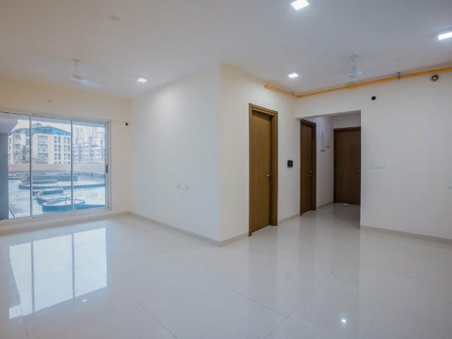 Resale | 3 BHK + Servant Room 2000 Sq.Ft. Apartment in RNA Continental