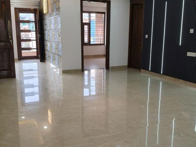 Resale | 3 BHK + Servant Room 2025 Sq.Ft. Apartment in Emaar Imperial Gardens
