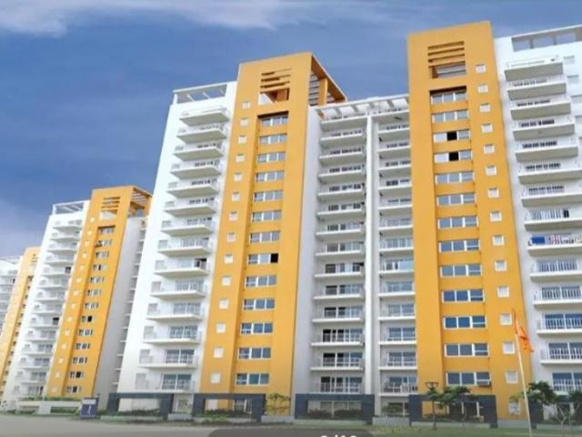 Resale | 3 BHK + Servant Room 2032 Sq.Ft. Apartment in BPTP Park Grandeura