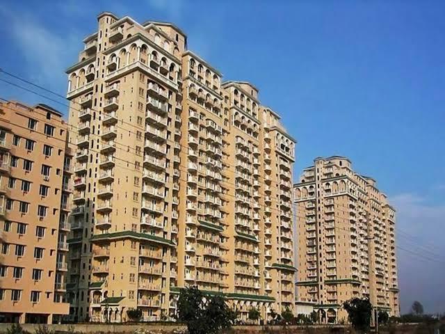 Resale | 3 BHK + Servant Room 2040 Sq.Ft. Apartment in DLF Richmond Park