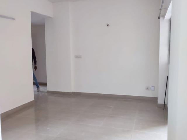 Resale | 3 BHK + Servant Room 2050 Sq.Ft. Apartment in Ardee City Palm Grove Heights