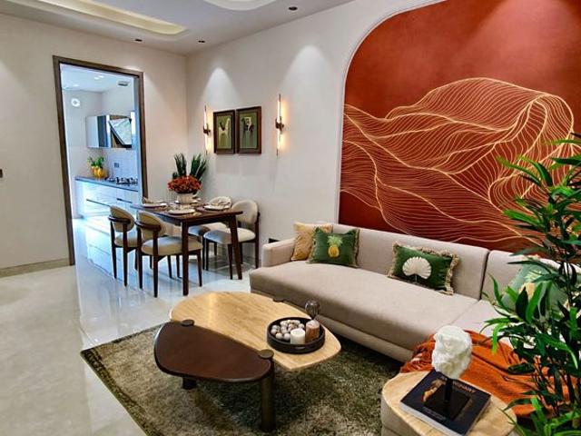 Resale | 3 BHK + Servant Room 2050 Sq.Ft. Apartment in DLF Regency Park II