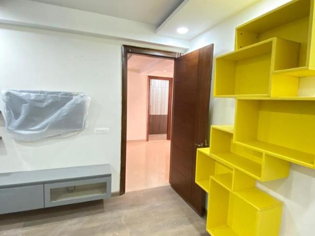 Resale | 3 BHK + Servant Room 2054 Sq.Ft. Apartment in M3M Sky City