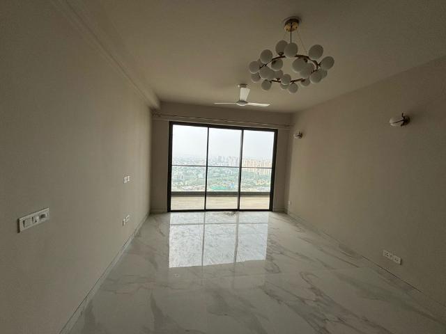 Resale | 3 BHK + Servant Room 2054 Sq.Ft. Apartment in M3M Sky City