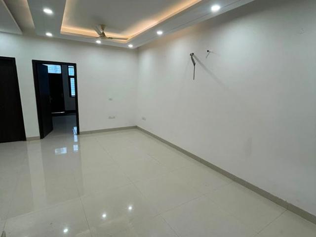 Resale | 3 BHK + Servant Room 2060 Sq.Ft. Apartment in Pioneer Park Phase 1