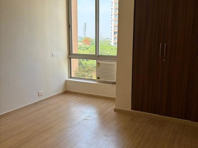 Resale | 3 BHK + Servant Room 2060 Sq.Ft. Apartment in Pioneer Park Phase 1