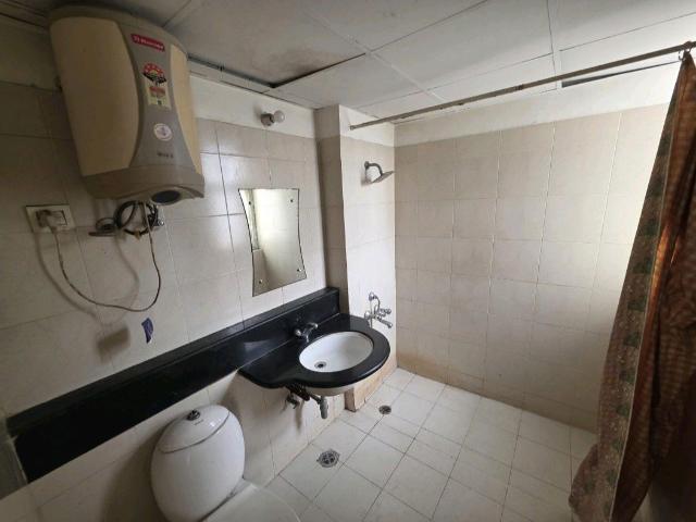 Resale | 3 BHK + Servant Room 2061 Sq.Ft. Apartment in Orchid Petals