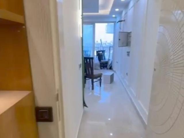 Resale | 3 BHK + Servant Room 2075 Sq.Ft. Apartment in VVIP Mangal