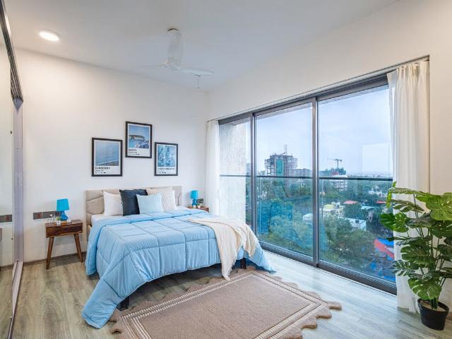 Resale | 3 BHK + Servant Room 2079 Sq.Ft. Apartment in Rustomjee Paramount