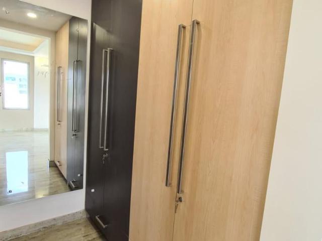 Resale | 3 BHK + Servant Room 2086 Sq.Ft. Apartment in DLF The Primus
